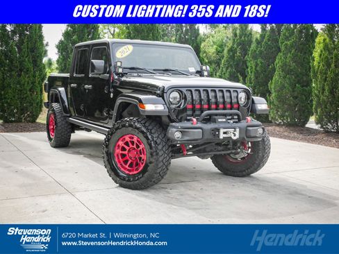 Used 2021 Jeep Gladiator Sport AWD/4WD image 1