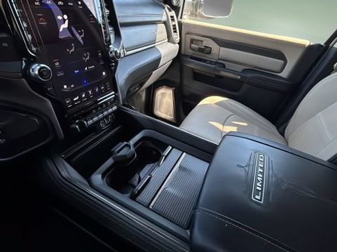 Used 2020 RAM 2500 Limited AWD/4WD image 15