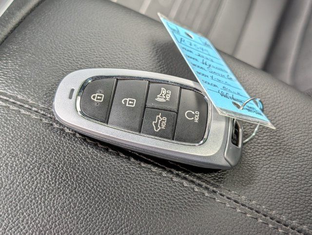 Used 2023 Hyundai Santa Cruz SEL Premium AWD/4WD image 30