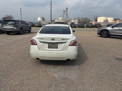 Used 2015 Nissan Altima 2.5 SV image 7