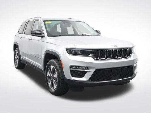 Used 2024 Jeep Grand Cherokee Limited 4xe AWD/4WD image 3