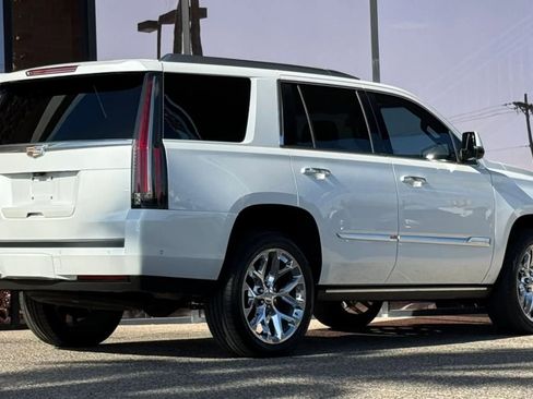 Used 2018 Cadillac Escalade Premium Luxury image 12
