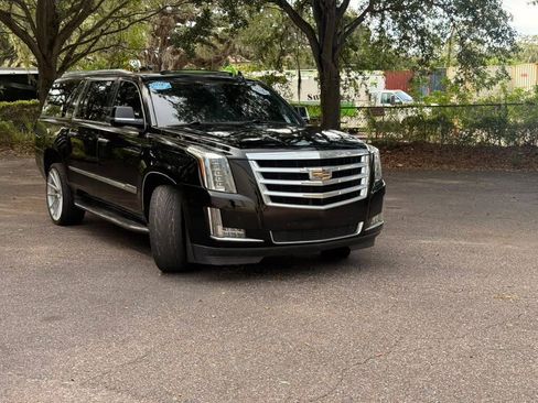 Used 2016 Cadillac Escalade ESV Luxury AWD/4WD image 3
