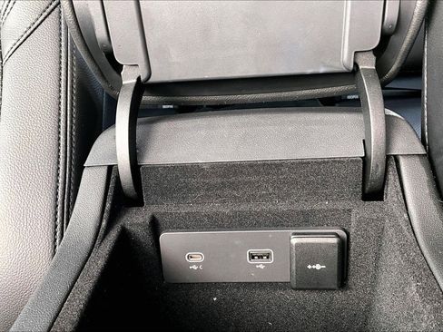 Used 2021 Jaguar F-PACE S image 33