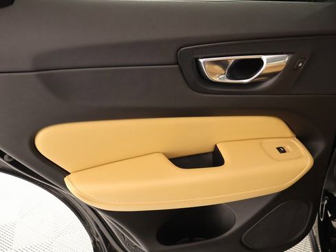 Used 2021 Volvo XC60 T5 Inscription w/ Advanced Package image 18