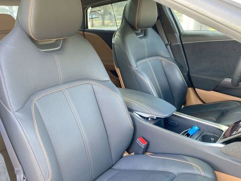 Used 2022 Lucid Air Grand Touring image 40