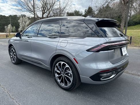 Used 2025 Lincoln Nautilus Reserve image 7