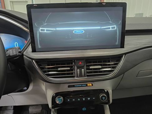 Used 2023 Ford Escape Platinum AWD/4WD image 25