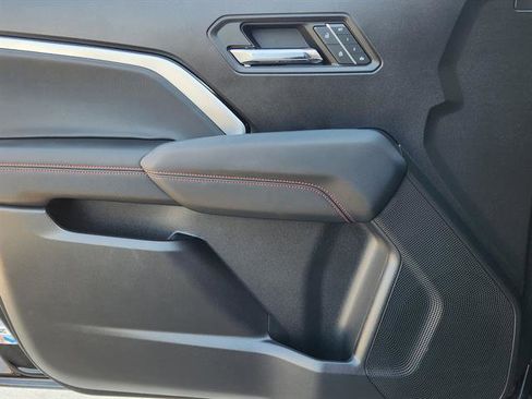 Used 2023 Chevrolet Colorado Z71 w/ Z71 Convenience Package 2 image 18