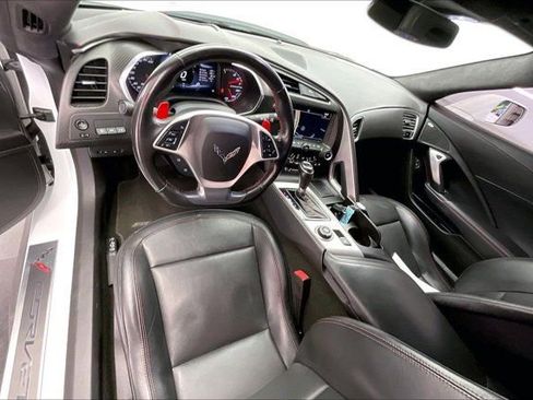 Used 2019 Chevrolet Corvette Stingray Coupe image 4