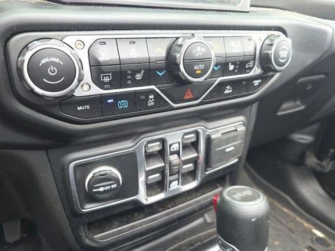 Used 2023 Jeep Wrangler Unlimited w/ Sun & Screen Package AWD/4WD image 25