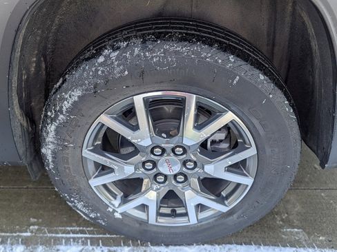 Used 2023 GMC Acadia SLE w/ Driver Convenience Package image 18