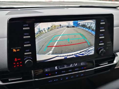 Used 2021 Toyota Sienna LE image 29