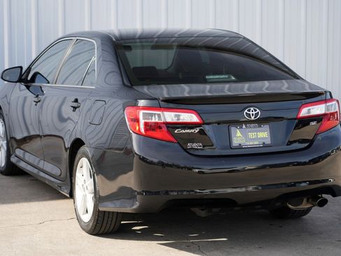 Used 2014 Toyota Camry SE image 41