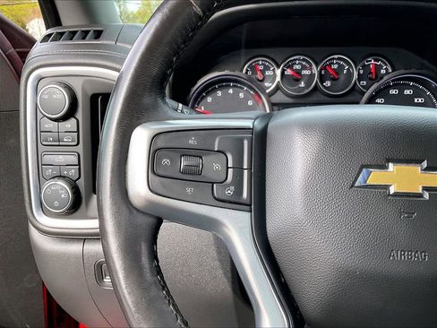 Used 2022 Chevrolet Silverado 1500 LT AWD/4WD image 22