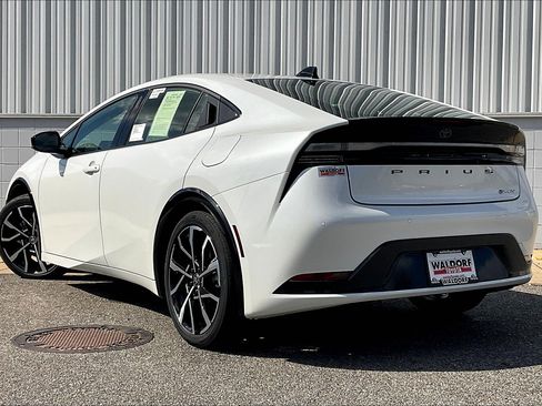 New 2026 Toyota Prius Plug-In Hybrid image 3