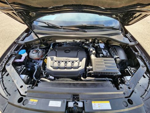 Certified 2024 Volkswagen Tiguan SE image 15