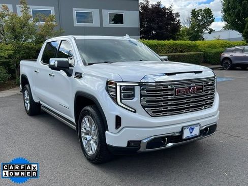 Used 2024 GMC Sierra 1500 Denali w/ Technology Package AWD/4WD image 1