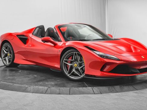 Certified 2021 Ferrari F8 Tributo image 2