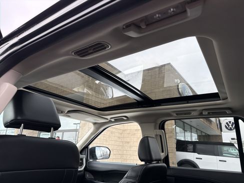 Used 2023 Ford Expedition Max XLT image 27