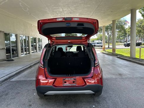 Used 2024 Kia Soul LX w/ Option Group 015 FWD image 32