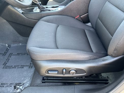 Used 2024 Chevrolet Malibu LT FWD image 19