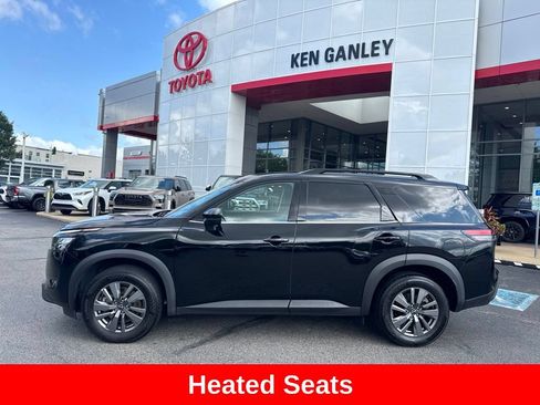 Used 2025 Nissan Pathfinder SV FWD image 3