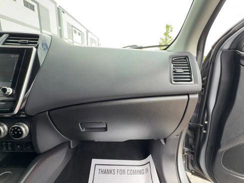 Used 2021 Mitsubishi Outlander Sport ES FWD image 27