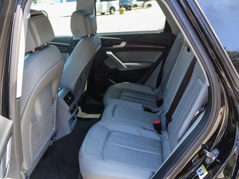 Used 2023 Audi Q5 2.0T Premium w/ Convenience Package AWD/4WD image 17