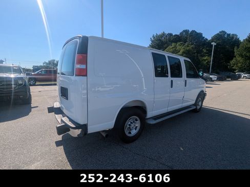 Used 2025 Chevrolet Express 2500 w/ Driver Convenience Package RWD image 5
