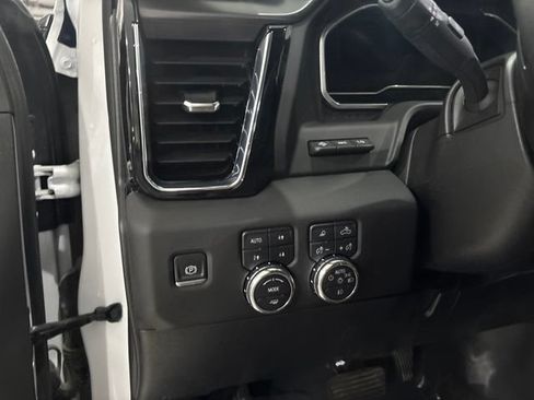 Used 2024 GMC Sierra 3500 Denali Ultimate AWD/4WD image 16