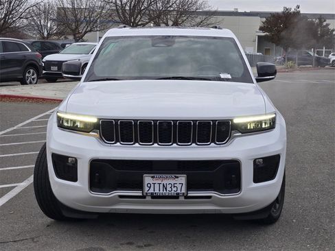 Used 2022 Jeep Grand Cherokee Overland w/ Advanced Protech Group III image 2