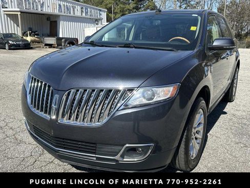 Used 2014 Lincoln MKX FWD w/ Equipment Group 101A image 3