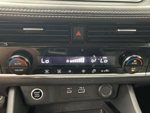 Used 2023 Nissan Rogue SV AWD/4WD image 20