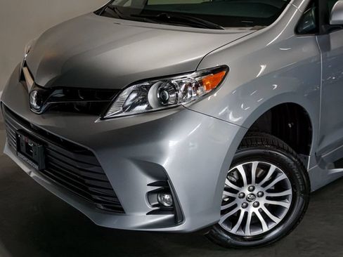 Used 2019 Toyota Sienna XLE Premium FWD image 86