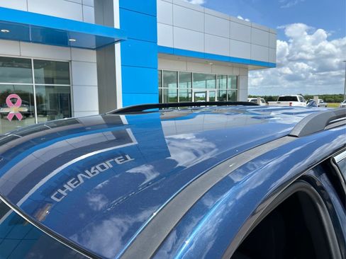 Used 2022 Chevrolet Traverse LT FWD image 11
