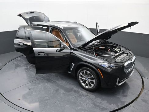 Used 2025 BMW X5 xDrive50e w/ Climate Comfort Package image 40