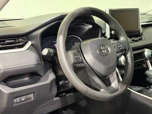 Certified 2025 Toyota RAV4 XLE AWD/4WD image 17