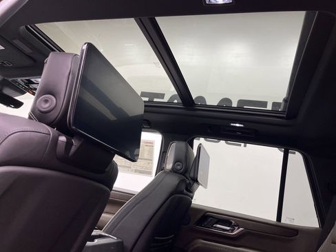 New 2026 GMC Yukon Denali Ultimate AWD/4WD image 13