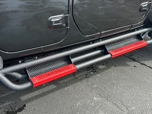 Used 2023 Jeep Wrangler Unlimited Rubicon w/ Cold Weather Group image 9