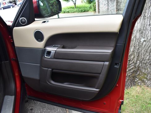 Used 2019 Land Rover Range Rover Sport HSE image 28