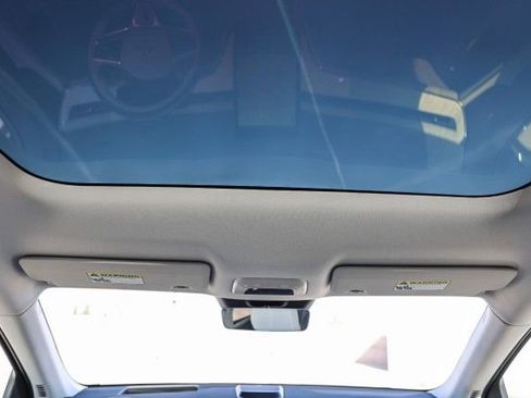 New 2025 Volvo EX90 Ultra image 17