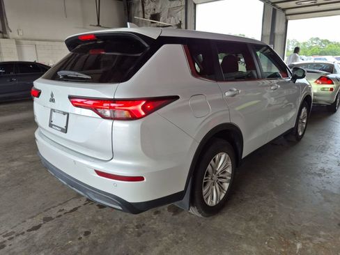 Used 2024 Mitsubishi Outlander ES AWD/4WD image 4