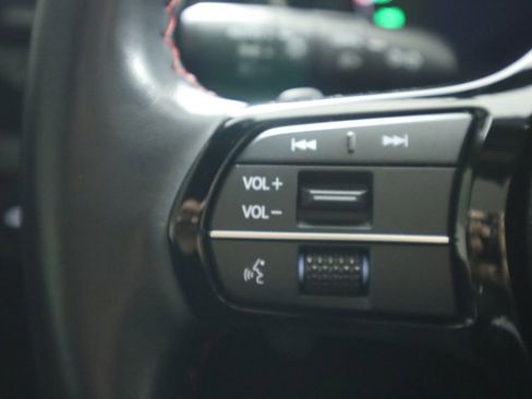 Used 2025 Honda Pilot Black Edition image 11