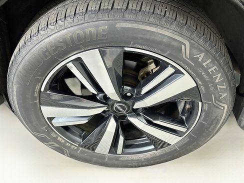 Used 2022 Nissan Rogue SL image 11