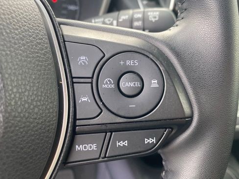 Used 2025 Toyota Corolla SE image 28