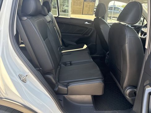 Used 2023 Volkswagen Tiguan SE image 29