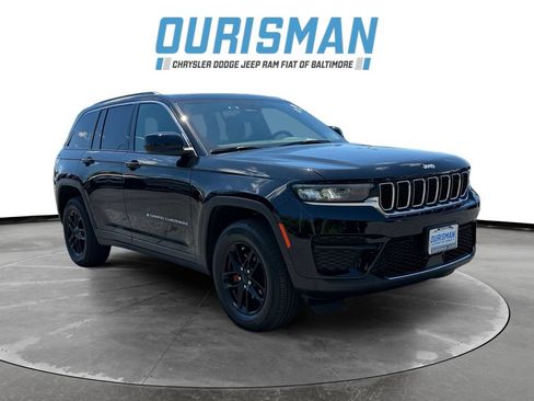 Used 2024 Jeep Grand Cherokee Laredo X w/ Luxury Tech Group I AWD/4WD image 1