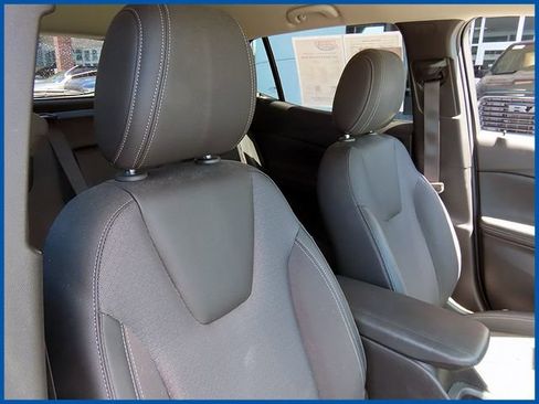 Used 2022 Buick Encore GX Select FWD image 9