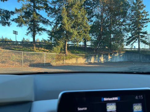 Used 2025 Nissan Rogue SV image 17